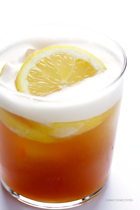 Maple Whiskey Sour -- naturally sweetened, and so refreshing! | gimmesomeoven.com