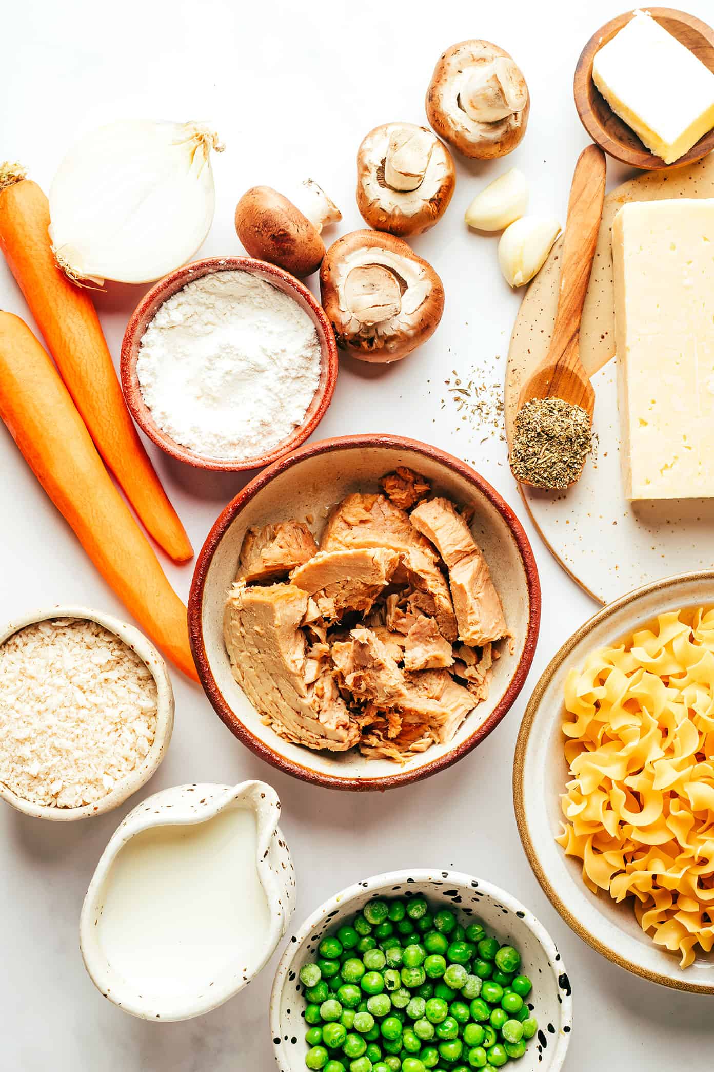 Ingredientes da caçarola de atum