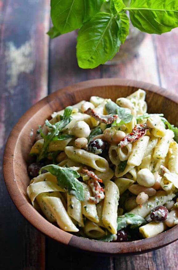 Creamy Pesto Pasta Salad | hostthetoast.com