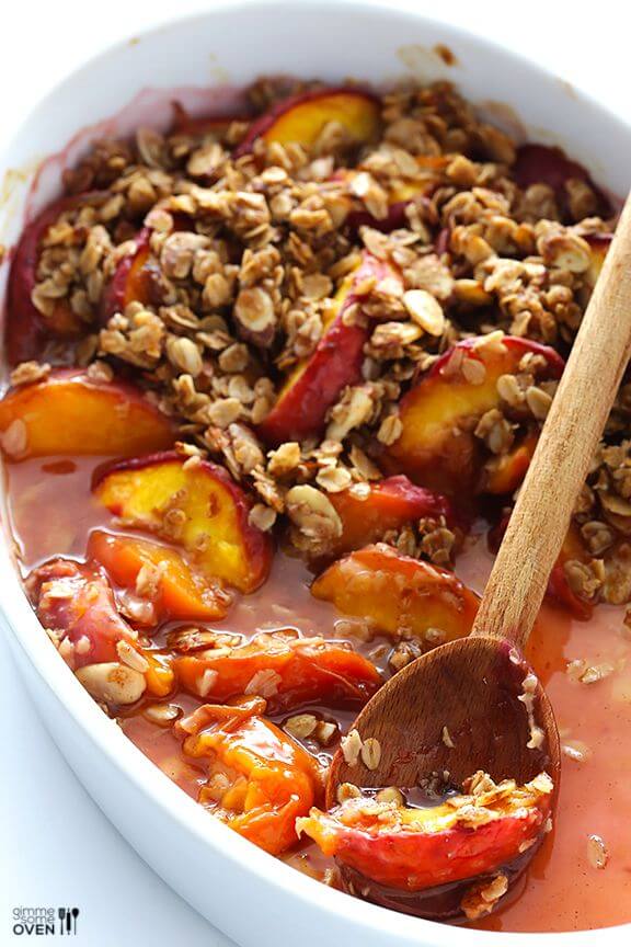 Ginger Peach Crumble | gimmesomeoven.com