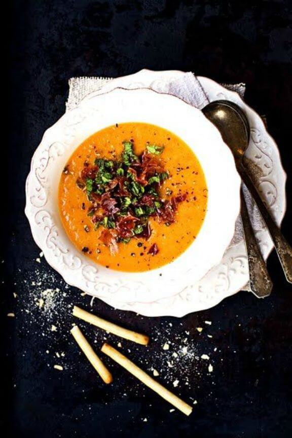 Melon Gazpacho with Prosciutto and Mint | en.onegirlinthekitchen.com