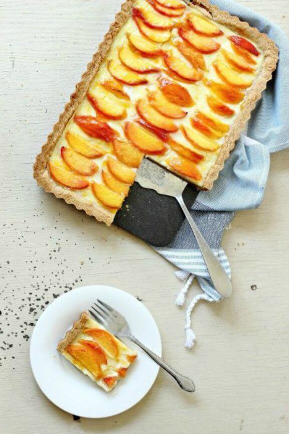 Peaches and Cream Custard Tart | foodnessgracious.com