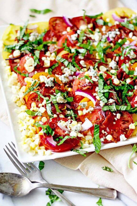 Heirloom Tomato and Bacon Summer Salad | insockmonkeyslippers.com