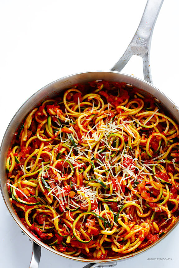 Zoodles Marinara (Zucchini Noodles with Chunky Tomato Sauce) -- easy to make, and SO delicious! | gimmesomeoven.com