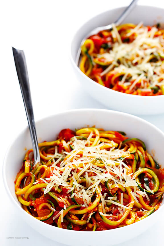 Zoodles Marinara (Zucchini Noodles with Chunky Tomato Sauce) -- easy to make, and SO delicious! | gimmesomeoven.com