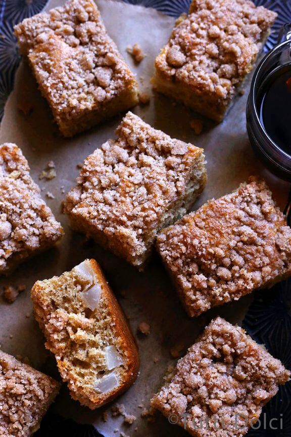 Brown Butter Pear Crumb Cake | tutti-dolci.com