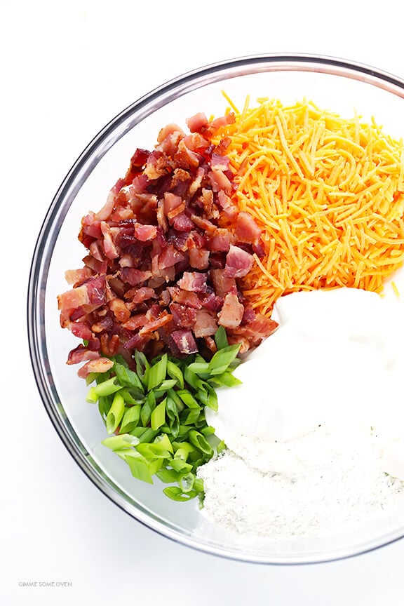 5-Minute Cheddar Bacon Ranch Dip Recipe -- easy to make with just 6 simple ingredients, and SO good! | gimmesomeoven.com