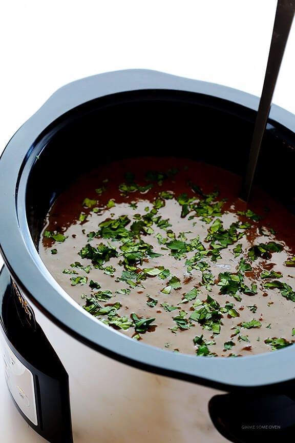 Slow Cooker Black Bean Soup -- let your crock pot do the work with this delicious vegetarian soup | gimmesomeoven.com