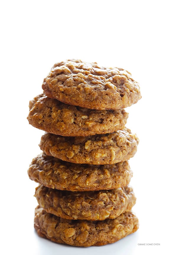 Whole Wheat Oatmeal Cookies Recipe -- soft, chewy, easy to make, and SO delicious! | gimmesomeoven.com