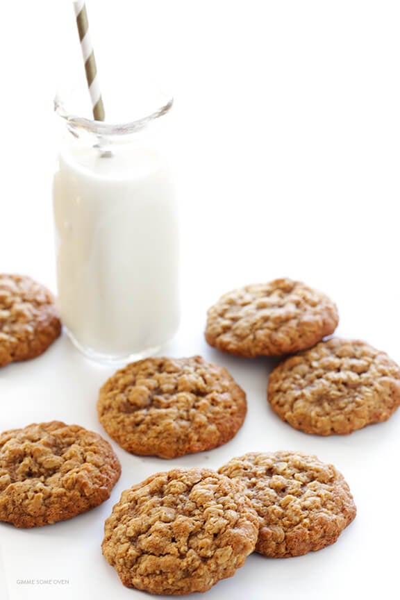 Whole Wheat Oatmeal Cookies Recipe -- soft, chewy, easy to make, and SO delicious! | gimmesomeoven.com