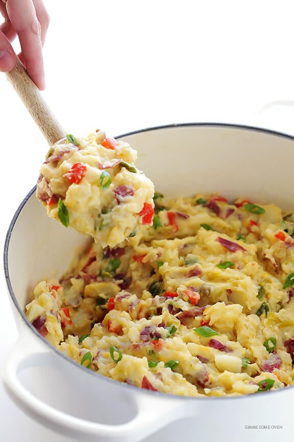 Tex-Mex Mashed Potatoes (Papas Con Chile) -- seriously my favorite mashed potatoes recipe ever! So simple, so flavorful, and SO GOOD. | gimmesomeoven.com