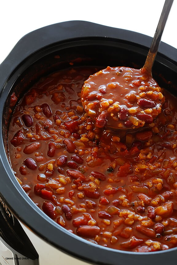Slow Cooker Vegetarian Chili Recipe -- easy to make in the crock pot or on the stovetop, naturally gluten-free and vegan, and SO delicious! | gimmesomeoven.com