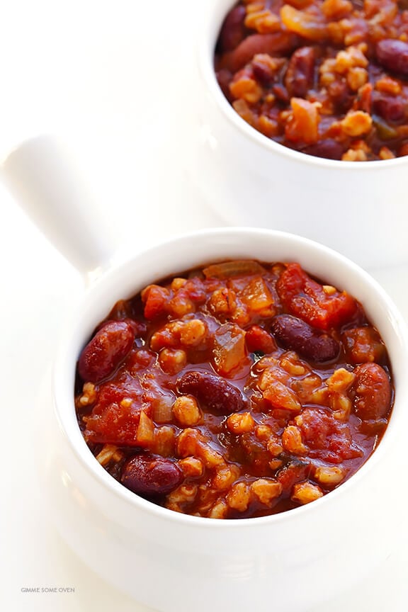 Slow Cooker Vegetarian Chili Recipe -- easy to make in the crock pot or on the stovetop, naturally gluten-free and vegan, and SO delicious! | gimmesomeoven.com
