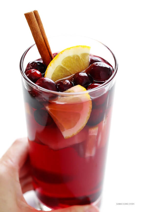 Sparkling Cranberry Orange Sangria Recipe -- quick and easy to make, and perfect for the holidays or any good party! | gimmesomeoven.com