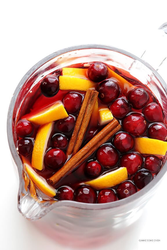 Sparkling Cranberry Orange Sangria Recipe -- quick and easy to make, and perfect for the holidays or any good party! | gimmesomeoven.com