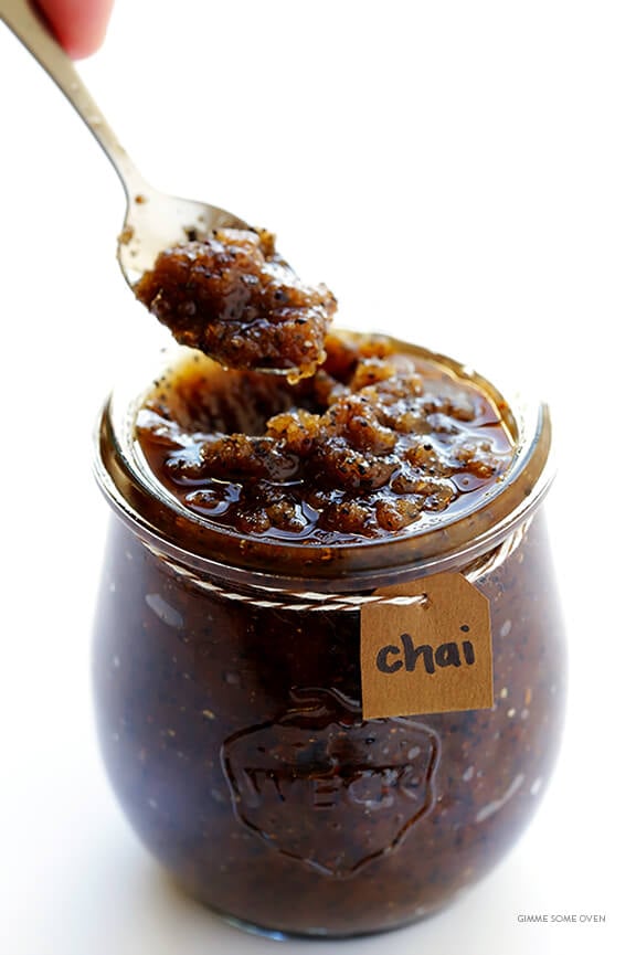 DIY Chai Sugar Scrub -- quick and easy to make with everyday ingredients | gimmesomeoven.com