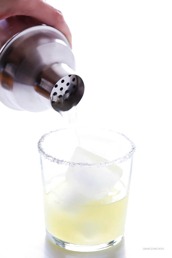 Mezcal Margaritas -- kick your margs up a notch with some smoky mezcal in this easy recipe | gimmesomeoven.com