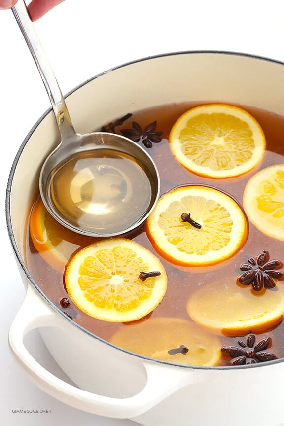 Mulled White Wine Recipe -- easy to make, and so deliciously warm and comforting | gimmesomeoven.com