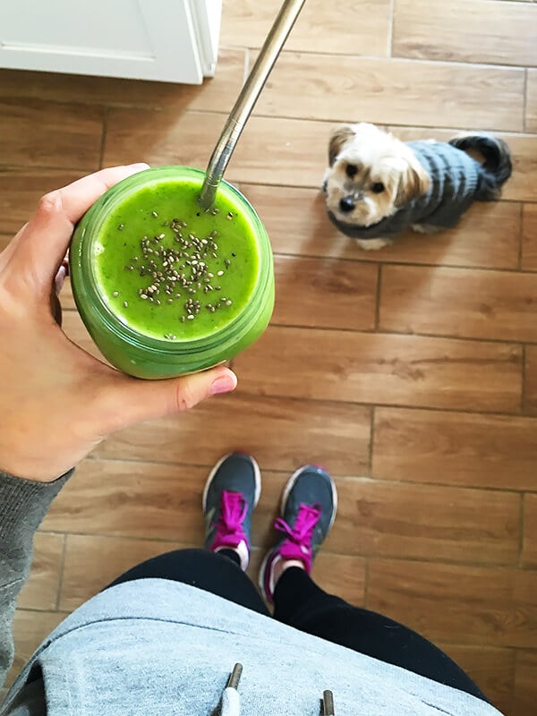Post-Workout Green Smoothie Recipe -- packed with tasty and simple ingredients that will help boost your energy after (or before!) a good workout | gimmesomeoven.com