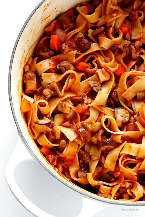 Mushroom Bolognese -- a hearty, vegetarian take on traditional bolognese, absolutely delicious! | gimmesomeoven.com