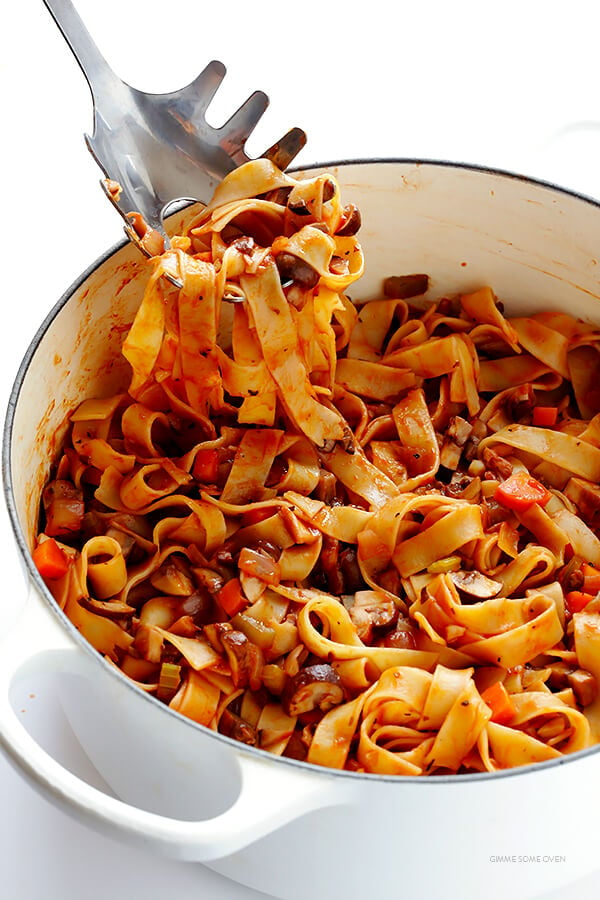 Mushroom Bolognese -- a hearty, vegetarian take on traditional bolognese, absolutely delicious! | gimmesomeoven.com