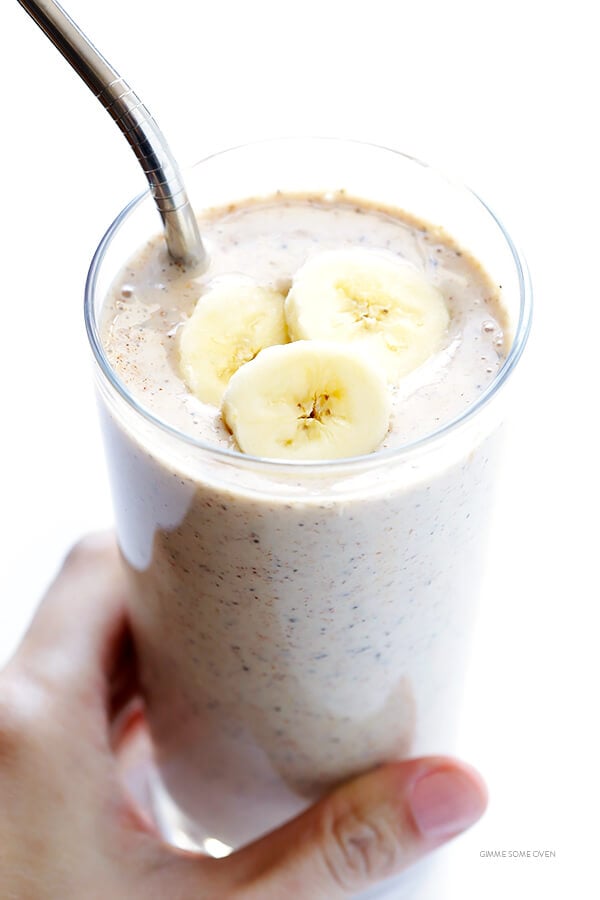 Banana Chai Smoothie -- quick and easy to make, packed with protein, and wonderfully delicious! | gimmesomeoven.com