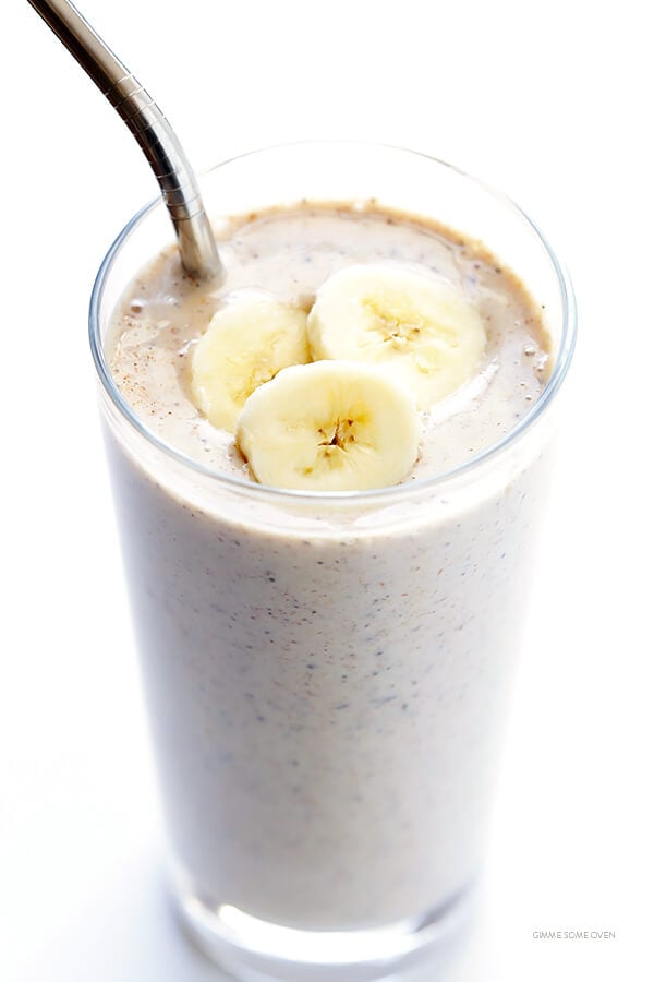 Banana Chai Smoothie -- quick and easy to make, packed with protein, and wonderfully delicious! | gimmesomeoven.com
