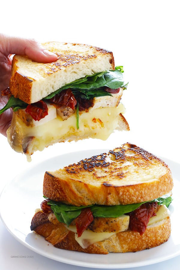 Chicken Florentine Grilled Cheese -- quick and easy to make, and so delicious! | gimmesomeoven.com