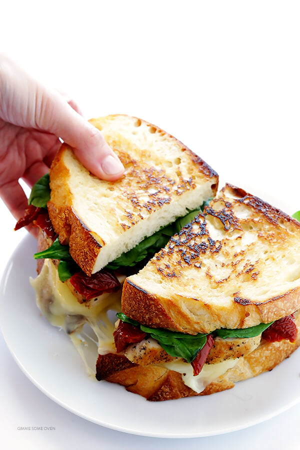 Chicken Florentine Grilled Cheese -- quick and easy to make, and so delicious! | gimmesomeoven.com