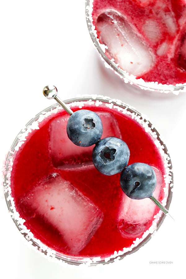 Blueberry Margaritas -- quick and easy to make, and sweetened with lots of delicious fresh blueberries! | gimmesomeoven.com