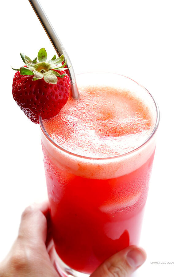 Learn how to make a traditional agua fresca drink using any of your favorite fresh fruits! It only takes a minute to make, and this recipe is naturally-sweetened and SO delicious. | gimmesomeoven.com