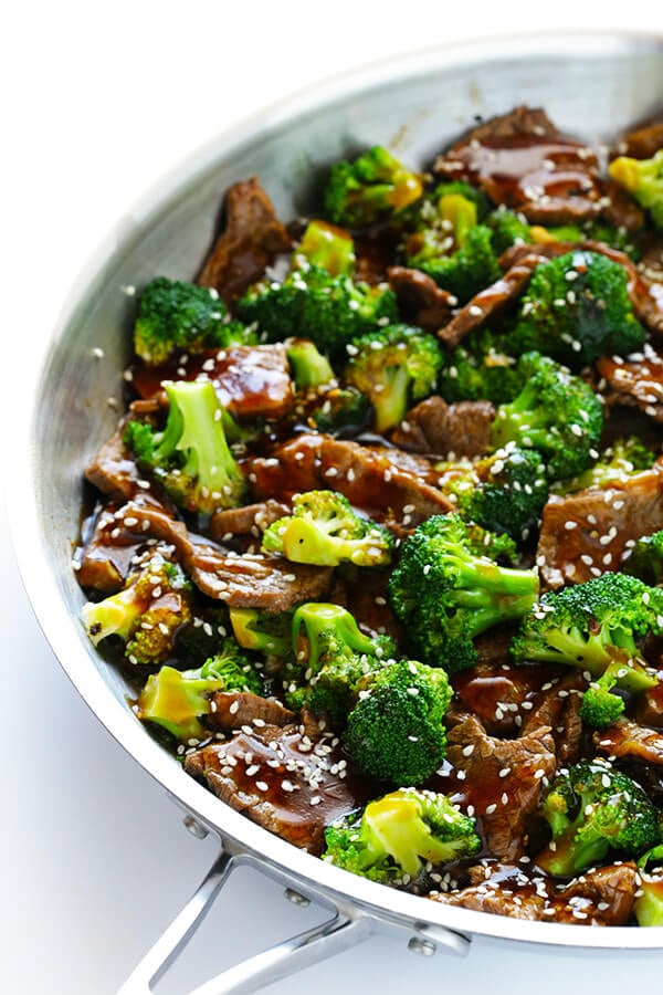 This Chinese Beef and Broccoli recipe is easy to make, ready to go in about 30 minutes, and I'm convinced it's even better than the restaurant version! | gimmesomeoven.com 