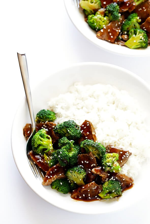 This Chinese Beef and Broccoli recipe is easy to make, ready to go in about 30 minutes, and I'm convinced it's even better than the restaurant version! | gimmesomeoven.com 