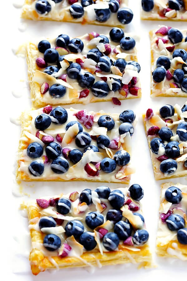 This Super-Easy Blueberry Almond Tart is surprisingly simple to make, easily to customize with your favorite fruits and toppings, and it's perfect for brunch or dessert anytime! | gimmesomeoven.com