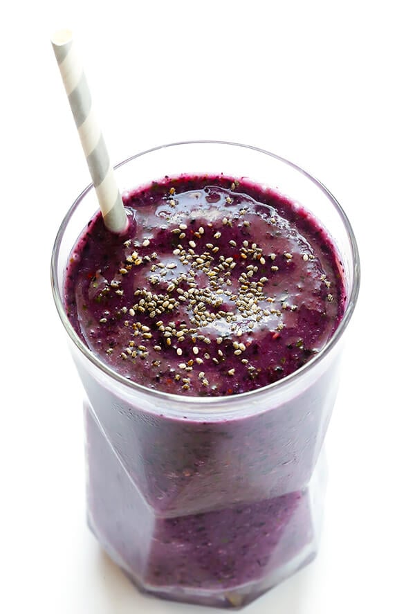 This Blueberry Kale Smoothie recipe is quick and easy to make, it's full of good-for-you ingredients, and it tastes so sweet and delicious! (Vegan, Vegetarian, Gluten-Free) | gimmesomeoven.com