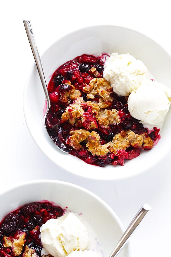 Mixed Berry Almond Crisp -- easy to make with any fresh berries you have on hand, and SO delicious and perfect for summer! (Gluten-free + Vegetarian + Vegan) | gimmesomeoven.com