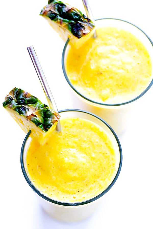 This Feel-Good Pineapple Smoothie recipe is made of deliciously sweet ingredients that also happen to have healthy anti-inflammatory benefits. | gimmesomeoven.com