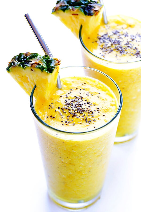This Feel-Good Pineapple Smoothie recipe is made of deliciously sweet ingredients that also happen to have healthy anti-inflammatory benefits. | gimmesomeoven.com