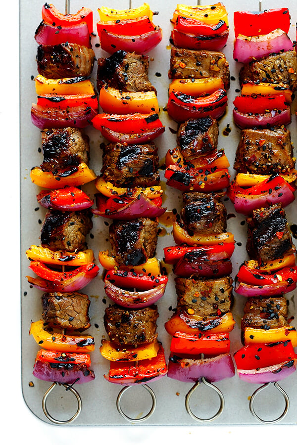 This Korean Steak Kabobs recipe is made with a super-easy, flavorful marinade, and grilled to perfection with any vegetables you'd like. So flavorful and delicious!! | gimmesomeoven.com