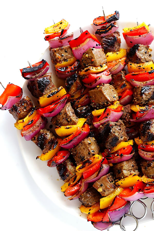 This Korean Steak Kabobs recipe is made with a super-easy, flavorful marinade, and grilled to perfection with any vegetables you'd like. So flavorful and delicious!! | gimmesomeoven.com