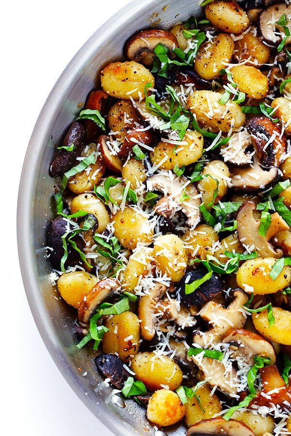 This Toasted Gnocchi with Mushrooms, Basil and Parmesan recipe only takes about 30 minutes to prepare, it's nice and hearty, and full of absolutely delicious flavors! | gimmesomeoven.com (Gluten-Free / Vegetarian)