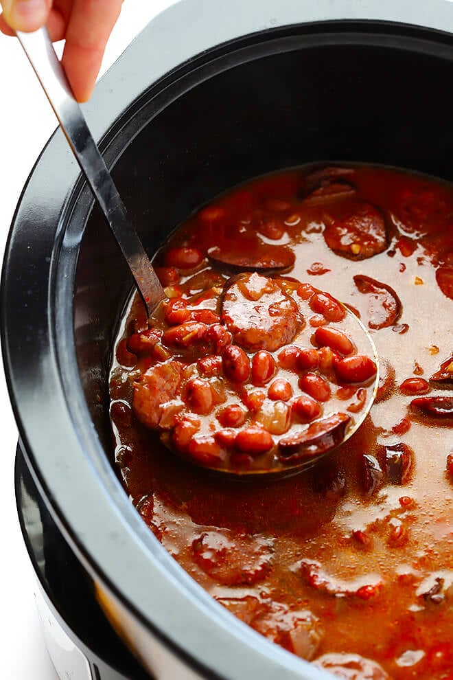 Crock Pot Red Beans and Rice -- this easy recipe only takes a few minutes to prep, and it's full of the BEST Creole flavors. | gimmesomeoven.com