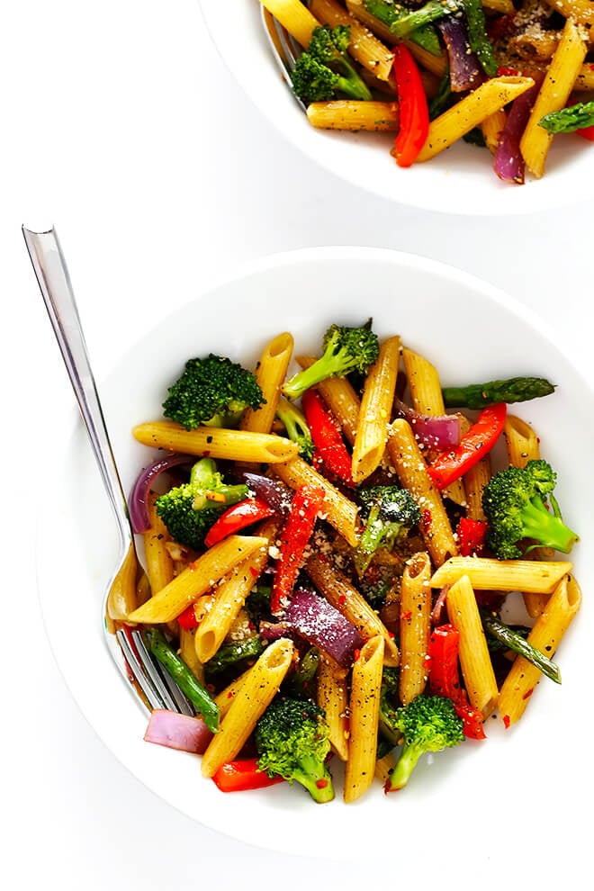 This Balsamic Veggie Pasta recipe is quick and easy to make, loaded with fresh veggies, and tossed with a delicious balsamic vinaigrette and Parmesan. So tasty!! | gimmesomeoven.com