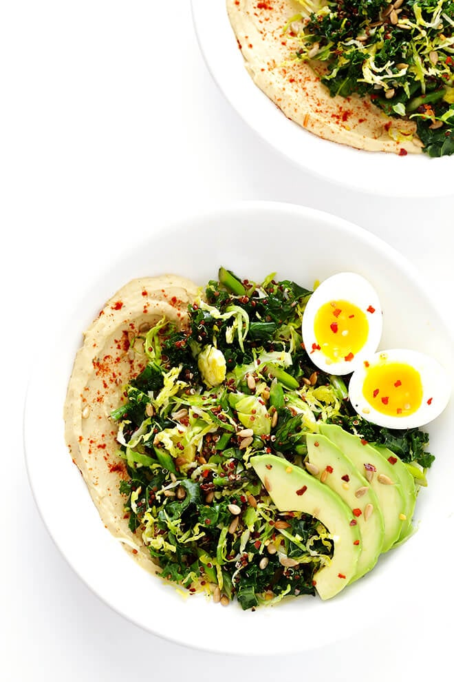 These delicious Hummus and Veggies Breakfast Bowls are made with feel-good, flavorful ingredients that combine to make the perfect meal for brunch! | gimmesomeoven.com