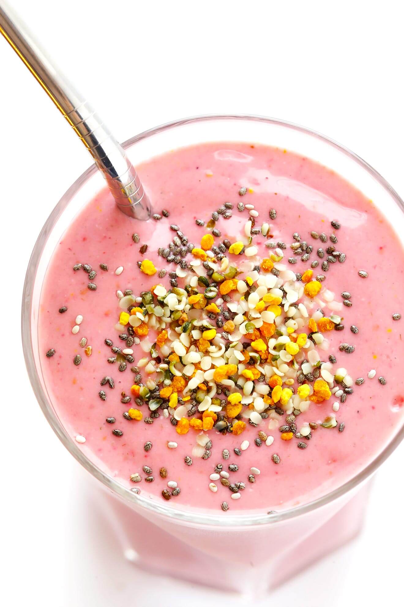 This protein-packed Creamy Raspberry Smoothie is absolutely delicious, and so easy to make! | gimmesomeoven.com