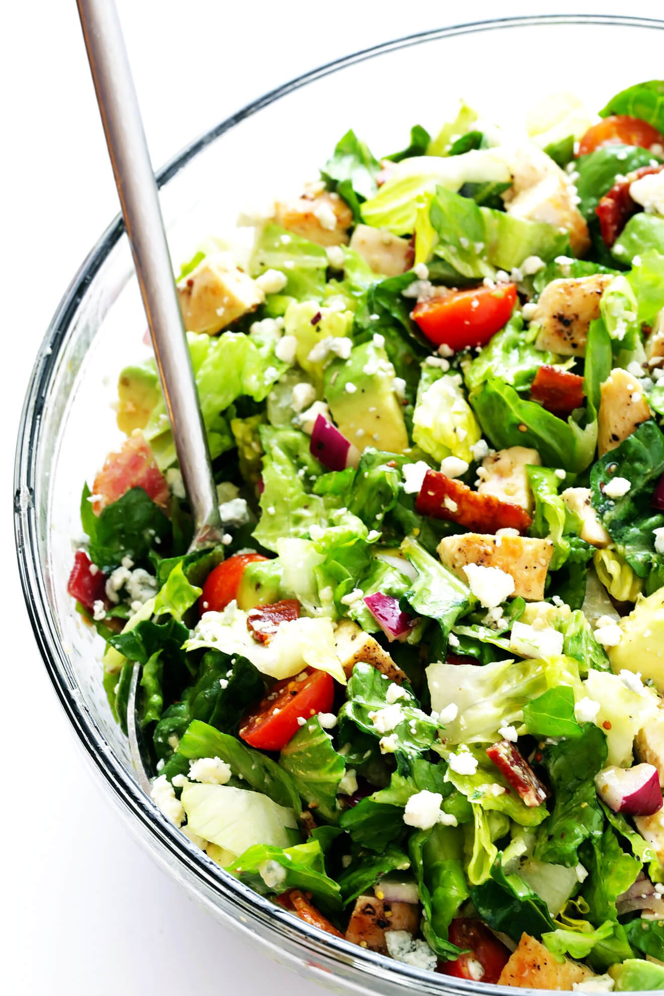 This Chicken, Bacon and Avocado Chopped Salad is tossed with a simple red wine vinaigrette, and tastes so fresh and delicious! | gimmesomeoven.com