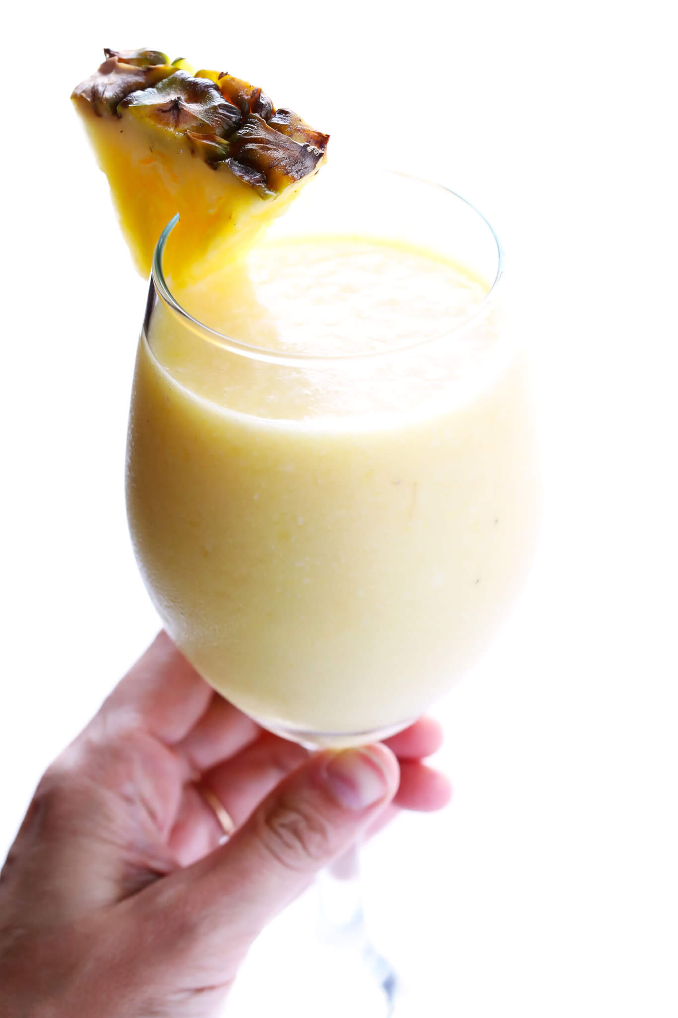 This Tropical Mimosa Smoothie is quick and easy to make, and perfect for brunch! | gimmesomeoven.com 