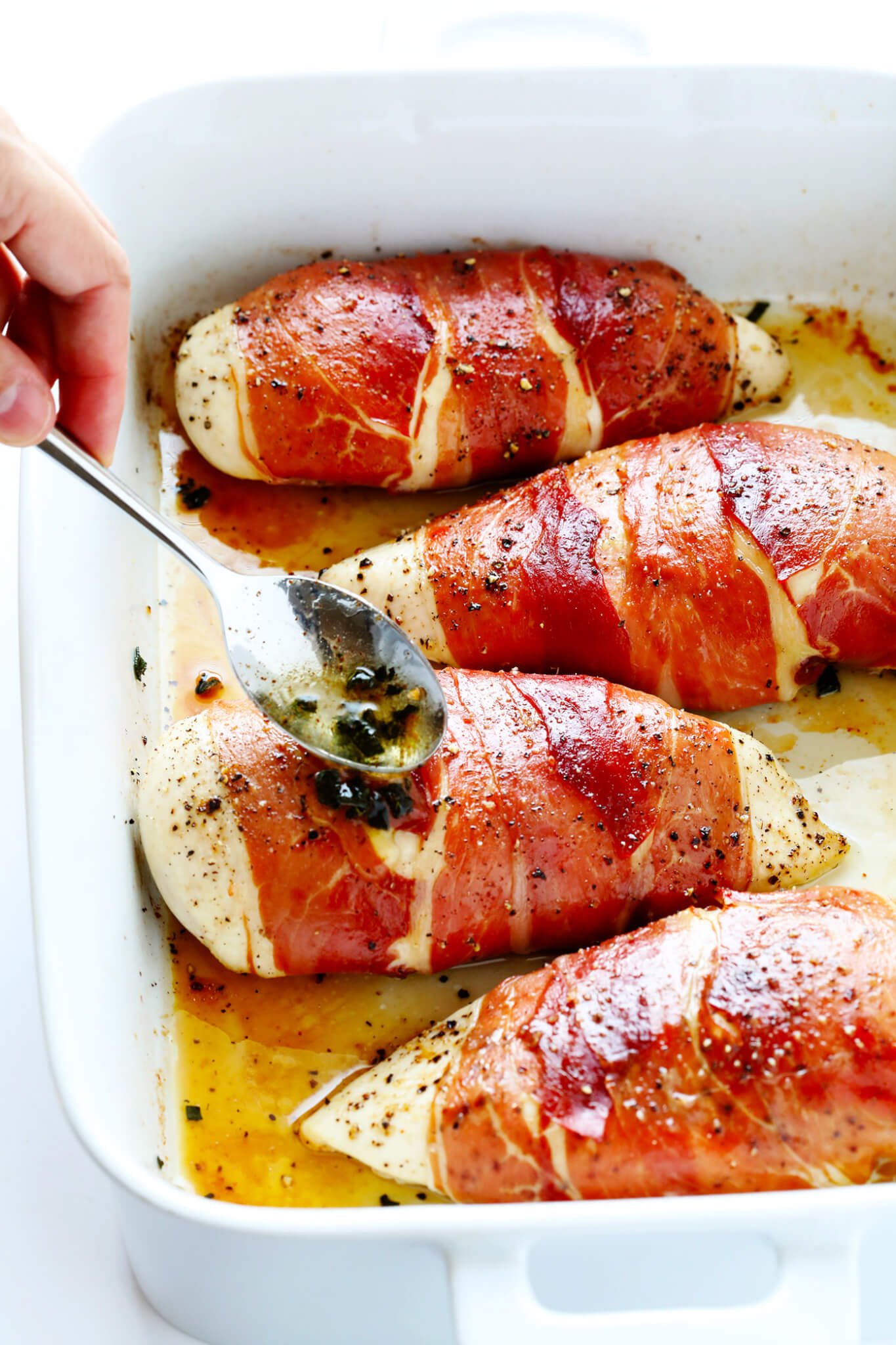 LOVE Prosciutto-Wrapped Baked Chicken recipe. It's an easier version of traditional Italian Saltimbocca, and tastes absolutely delicious! | gimmesomeoven.com (Gluten-Free)