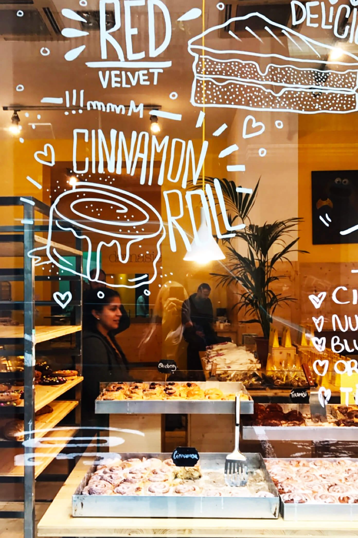 Demasie -- our favorite cinnamon roll shop in Barcelona! | Gimme Some Barcelona Travel Guide