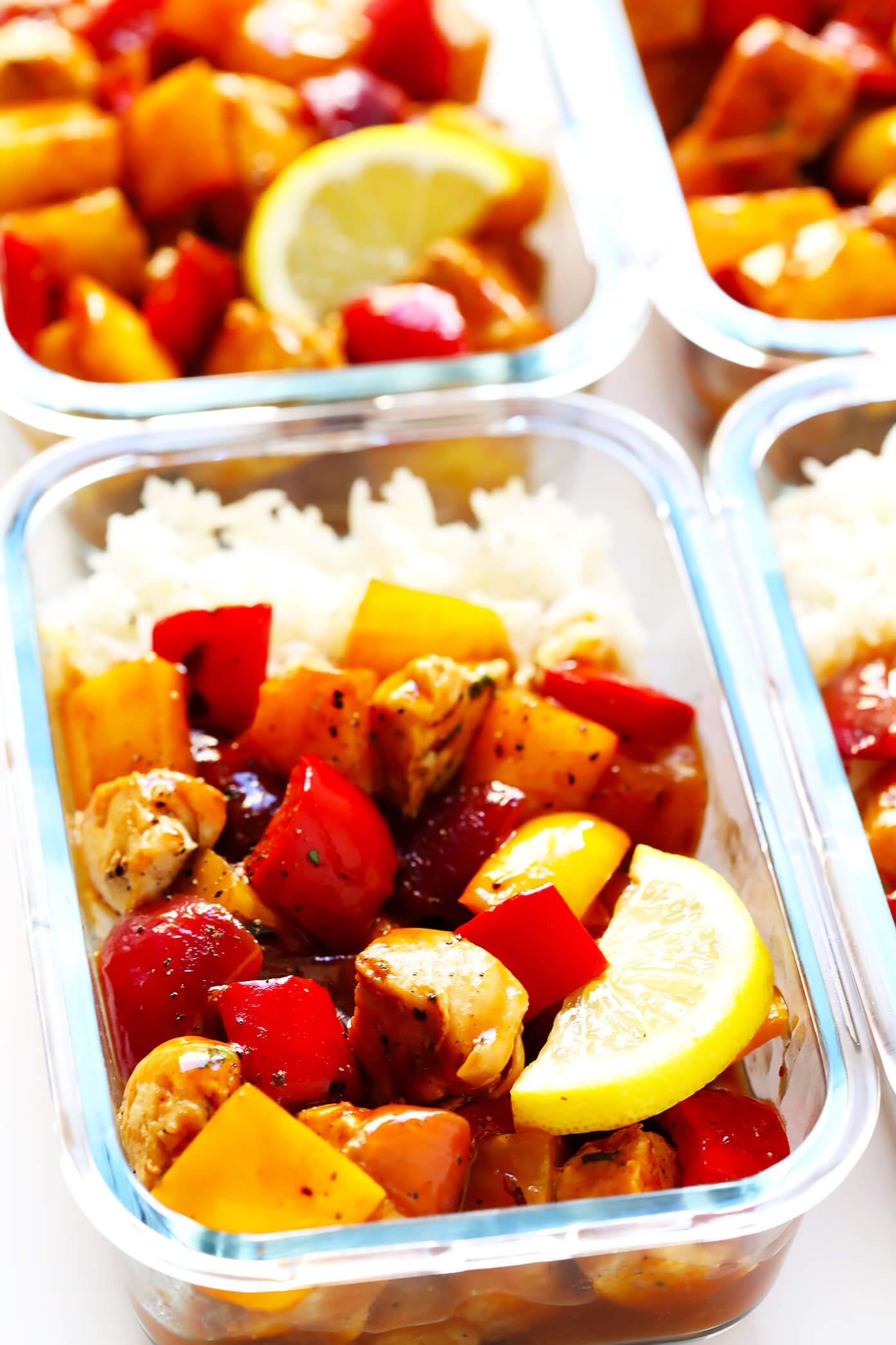 These Hawaiian BBQ Chicken Bowls are perfect for easy weeknight dinners or (meal prep!) lunches, they're made with 6 easy ingredients, and so delicious! | Gimme Some Oven #mealprep #bbqchicken #healthychicken #chickenrecipes